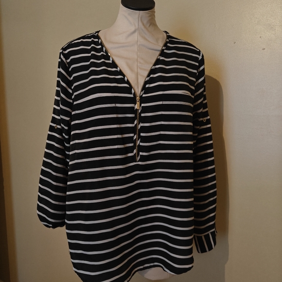 Calvin Klein capris + tops - Picture 2 of 7